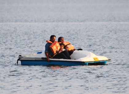 image of pedal boating in munroe island/mundrothuruthu