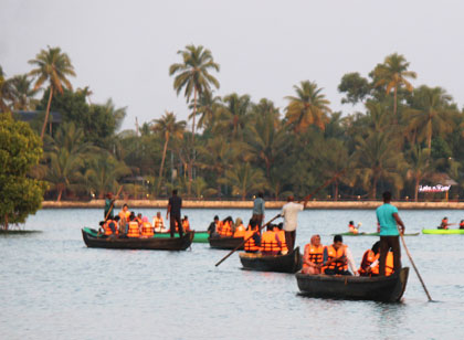 gallery | canoe boat tour image 4 - thumbnail